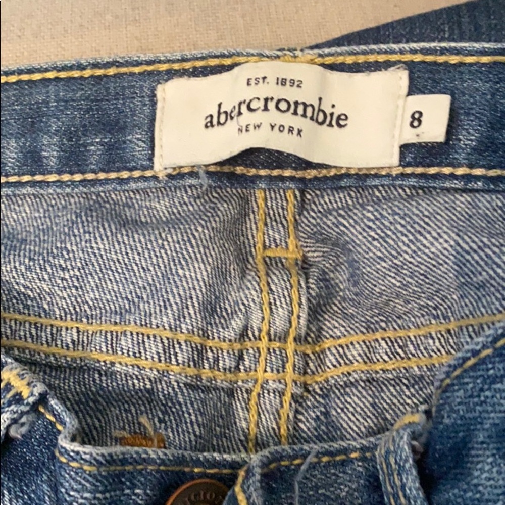 Jeans - Picture 2 of 3